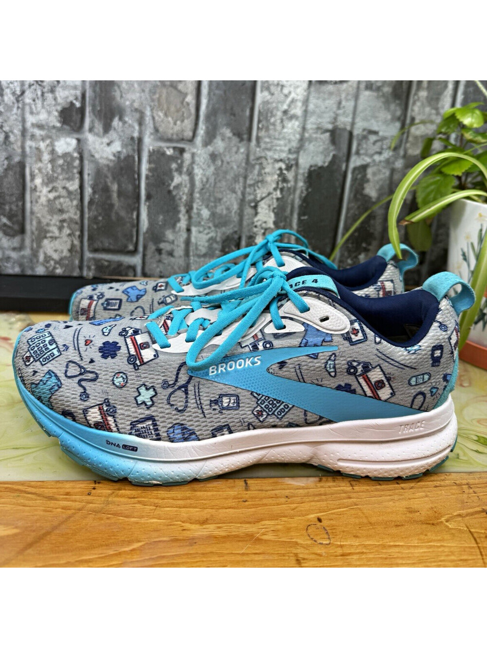 Brooks Trace 4 Women’s Hero Pack Grey/Blue Low Top Lace-Up Mesh Rubber
